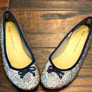 Gap ballet flats with glitter and navy blue trim. Size 2